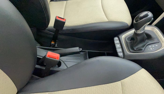 2019 Hyundai NEW SANTRO SPORTZ AMT, Petrol, Automatic, 26,185 km, Gear Lever