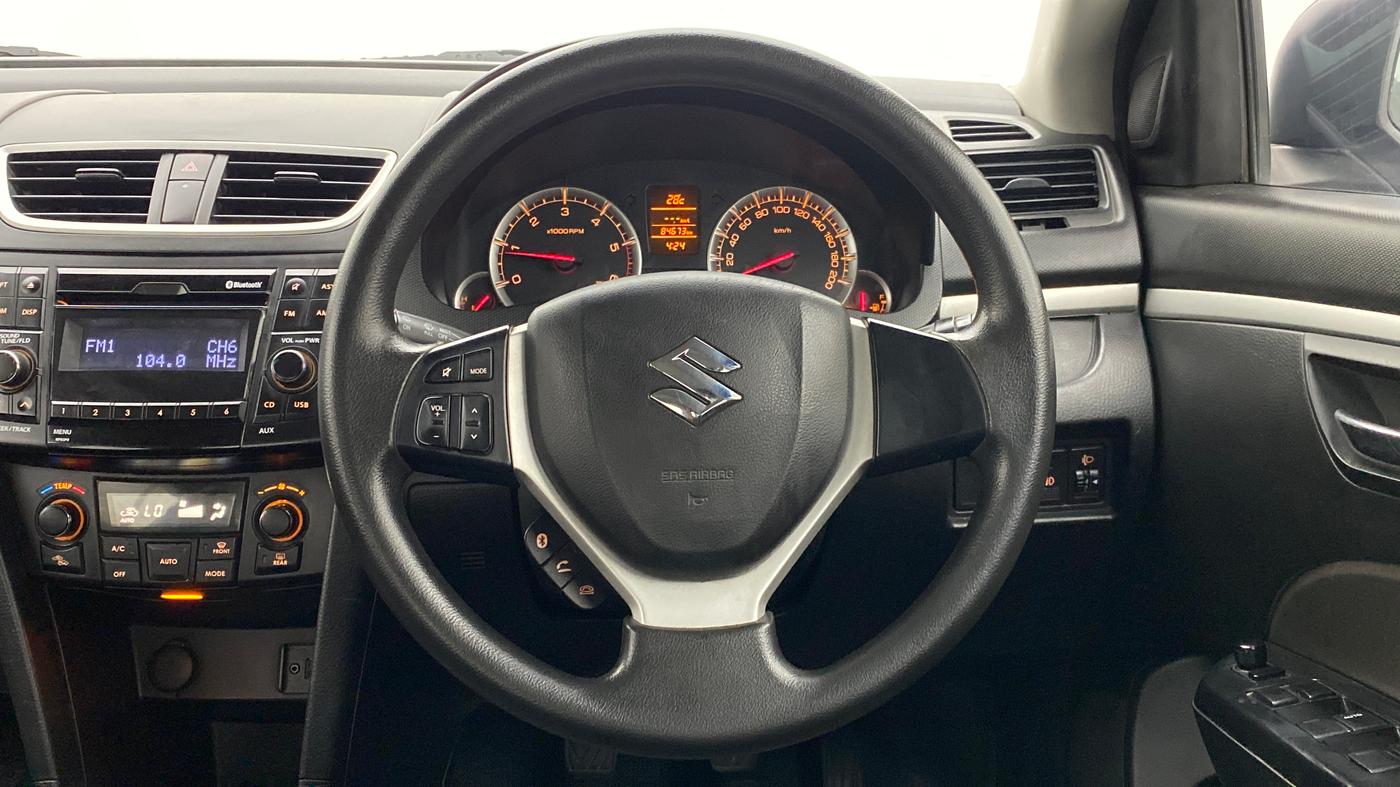 2016 Maruti Swift ZDI, Diesel, Manual, 85,265 km, Steering Wheel Close Up