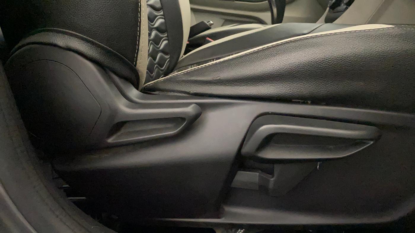 2022 Tata Tiago XZA PLUS PETROL, Petrol, Automatic, 31,642 km, Driver Side Adjustment Panel