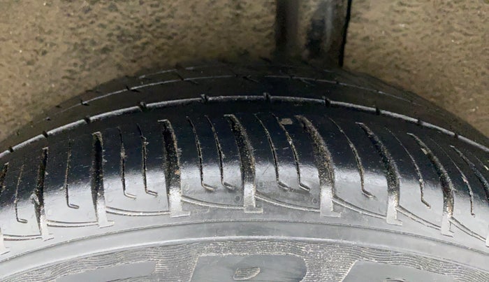 2015 Ford Ecosport 1.5 TITANIUM TI VCT AT, Petrol, Automatic, 91,209 km, Left Rear Tyre Tread