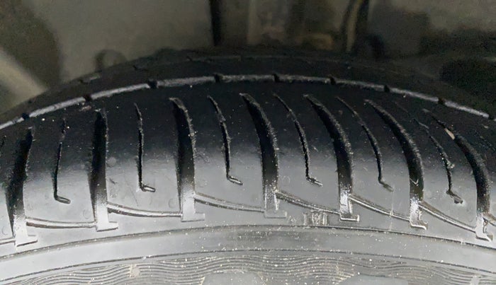 2015 Ford Ecosport 1.5 TITANIUM TI VCT AT, Petrol, Automatic, 91,209 km, Left Front Tyre Tread