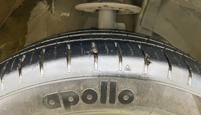 2022 Maruti Baleno ALPHA 1.2 AGS, Petrol, Automatic, 25,298 km, Right Front Tyre Tread