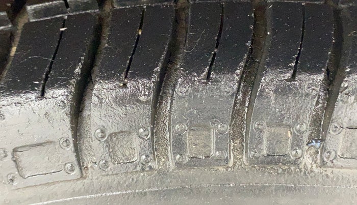 2015 Maruti Alto 800 VXI, Petrol, Manual, 20,804 km, Left Rear Tyre Tread