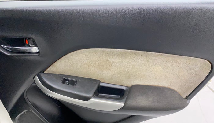 2016 Maruti Baleno DELTA PETROL 1.2, Petrol, Manual, 1,03,333 km, Right rear door - Trim has minor damage