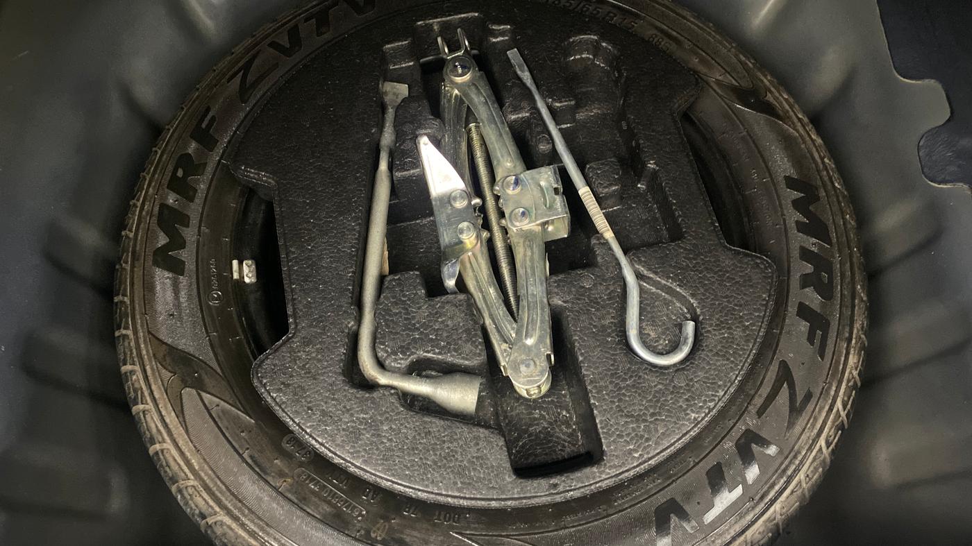2019 Maruti Ciaz ALPHA  AT 1.5 SHVS PETROL, Petrol, Automatic, 55,677 km, Spare Tyre