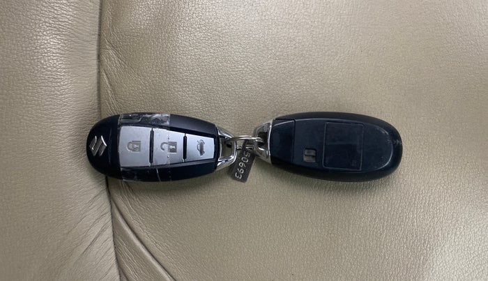 2019 Maruti Ciaz ALPHA  AT 1.5 SHVS PETROL, Petrol, Automatic, 55,677 km, Key Close Up