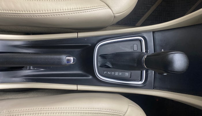 2019 Maruti Ciaz ALPHA  AT 1.5 SHVS PETROL, Petrol, Automatic, 55,677 km, Gear Lever