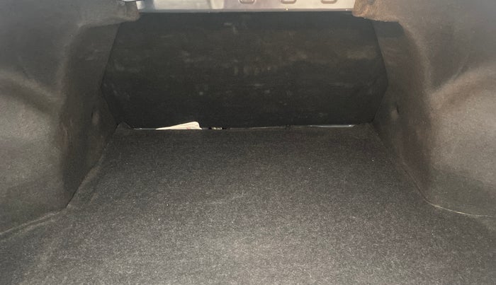 2019 Maruti Ciaz ALPHA  AT 1.5 SHVS PETROL, Petrol, Automatic, 55,677 km, Boot Inside