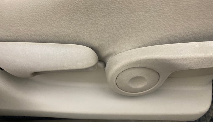 2019 Maruti Ciaz ALPHA  AT 1.5 SHVS PETROL, Petrol, Automatic, 55,677 km, Driver Side Adjustment Panel