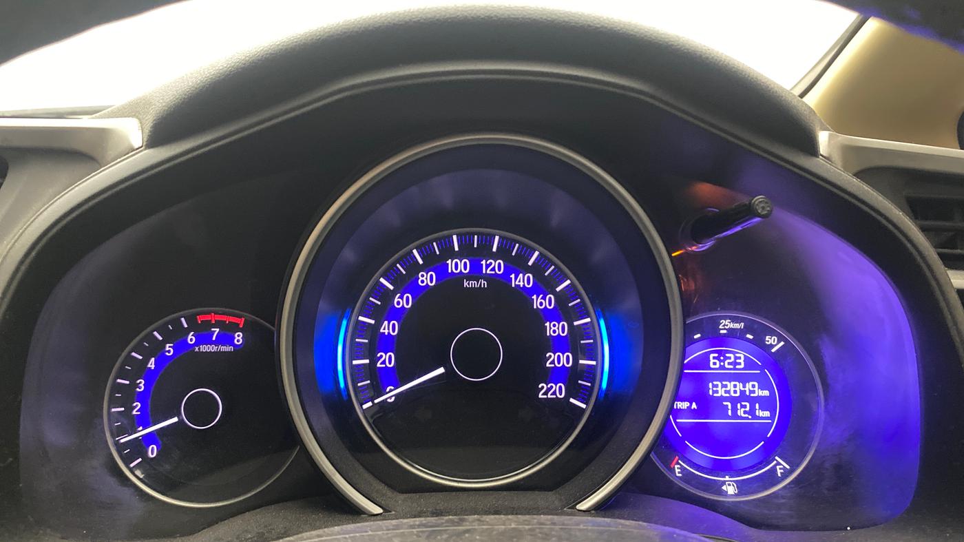 2018 Honda Jazz 1.2L I-VTEC SV, Petrol, Manual, 1,32,805 km, Odometer Image