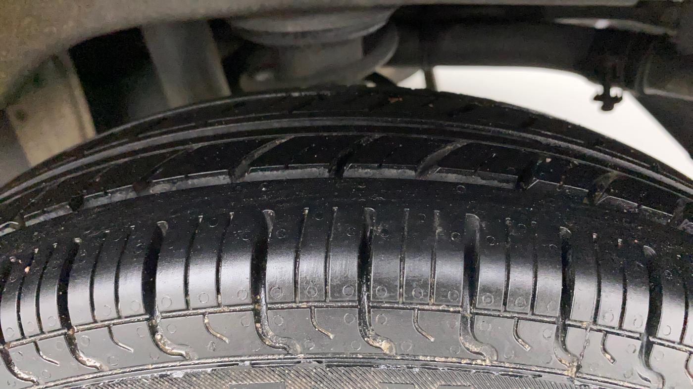2013 Maruti Alto 800 LXI, Petrol, Manual, 93,744 km, Left Rear Tyre Tread