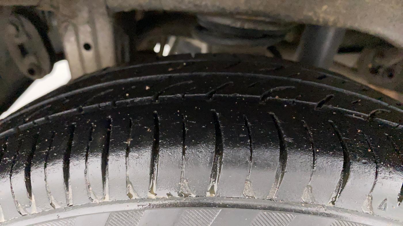 2013 Maruti Alto 800 LXI, Petrol, Manual, 93,744 km, Right Rear Tyre Tread