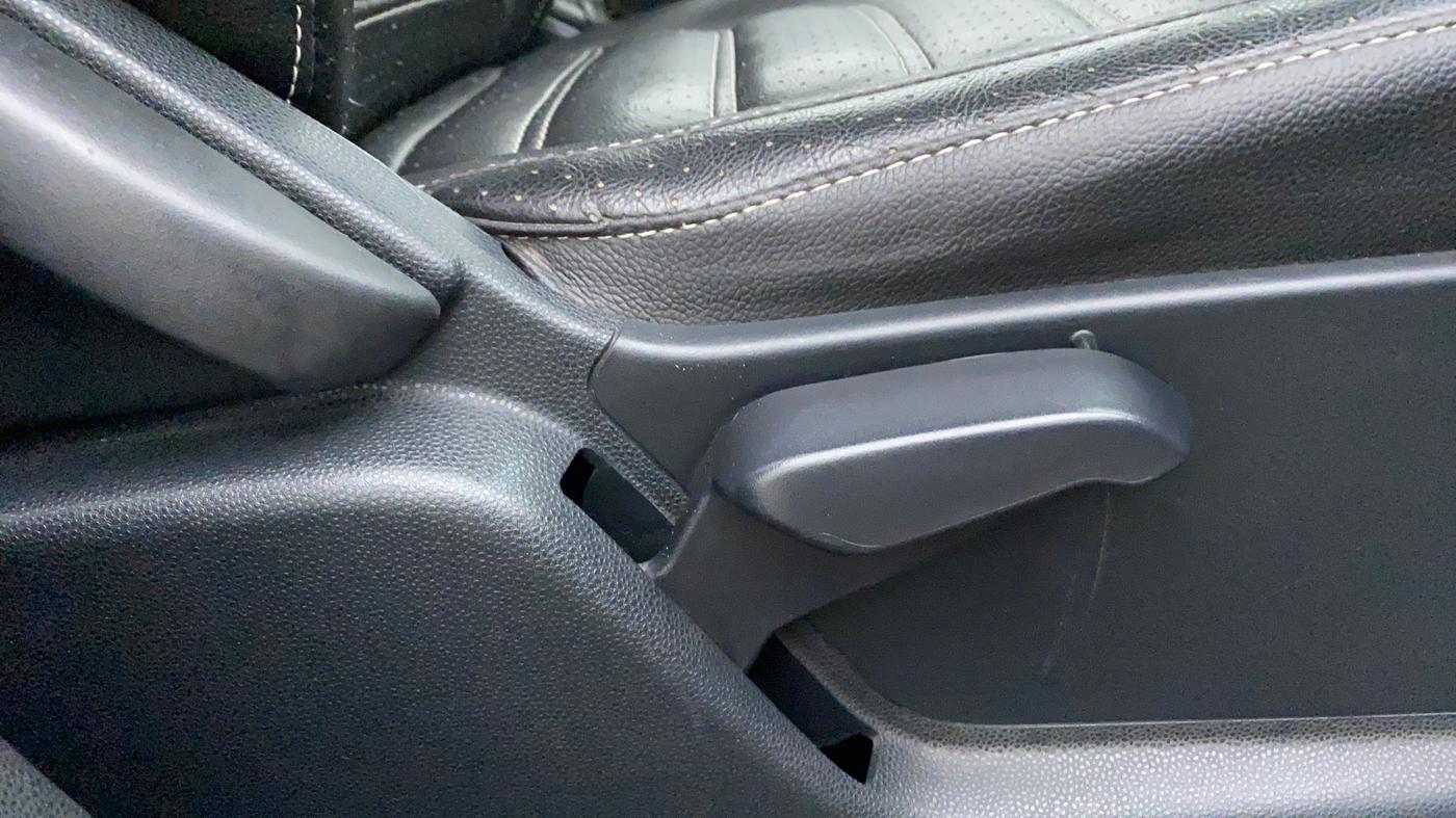 2018 Ford Ecosport TITANIUM 1.5L DIESEL, Diesel, Manual, 43,117 km, Driver Side Adjustment Panel