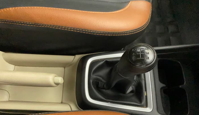 2020 Maruti Dzire LXI, CNG, Manual, 32,076 km, Gear Lever