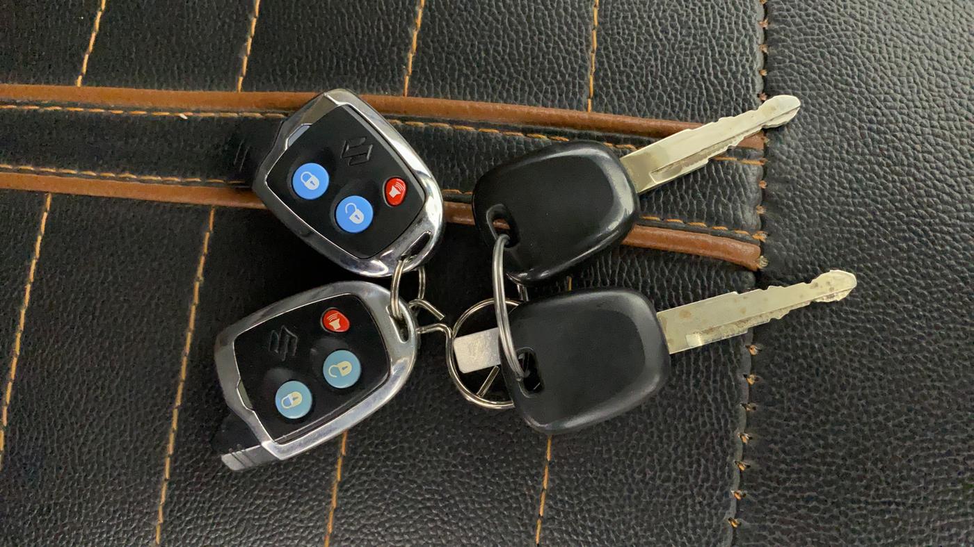 2020 Maruti Dzire LXI, CNG, Manual, 32,076 km, Key Close Up