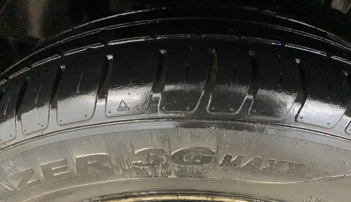 2020 Maruti Dzire LXI, CNG, Manual, 32,076 km, Right Rear Tyre Tread