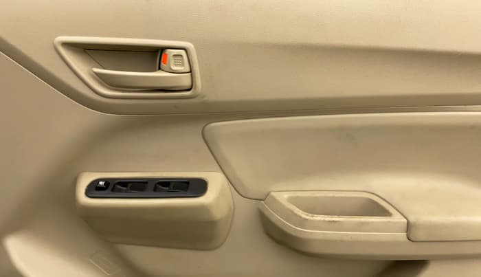 2020 Maruti Dzire LXI, CNG, Manual, 32,076 km, Driver Side Door Panels Control