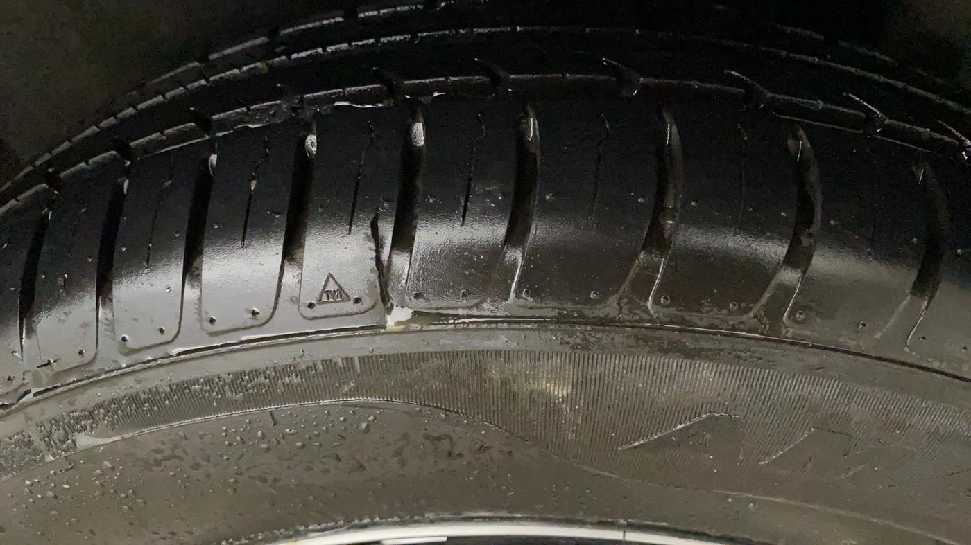2020 Maruti Dzire LXI, CNG, Manual, 32,076 km, Left Rear Tyre Tread