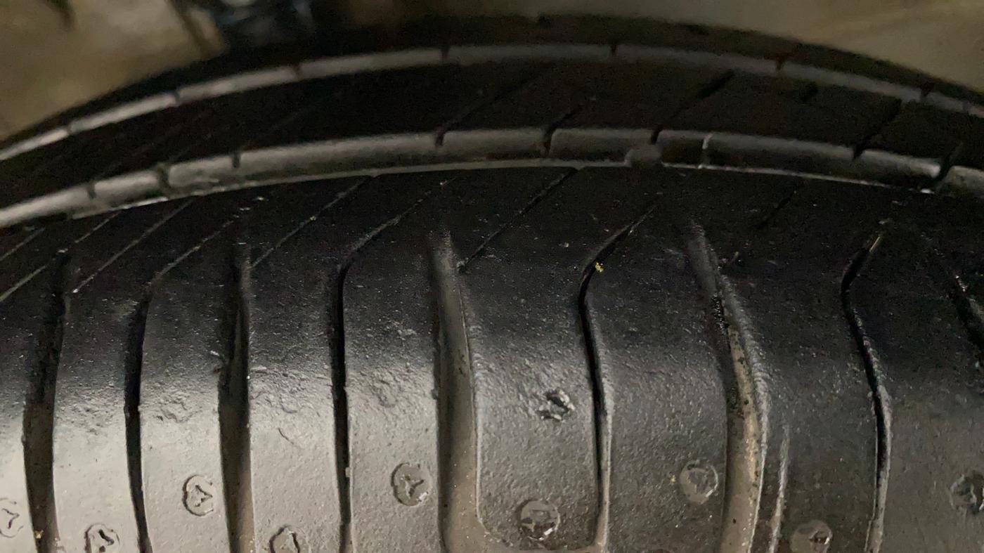 2014 Maruti Wagon R 1.0 LXI CNG, CNG, Manual, 97,419 km, Right Front Tyre Tread