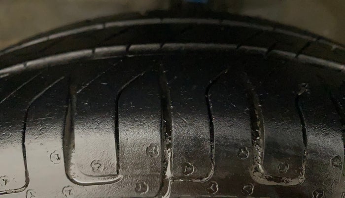 2014 Maruti Wagon R 1.0 LXI CNG, CNG, Manual, 97,419 km, Left Front Tyre Tread