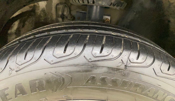 2016 Volkswagen Ameo COMFORTLINE 1.2L, Petrol, Manual, 98,673 km, Right Front Tyre Tread