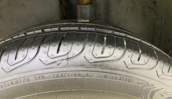 2016 Volkswagen Ameo COMFORTLINE 1.2L, Petrol, Manual, 98,673 km, Left Rear Tyre Tread