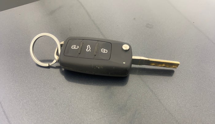 2016 Volkswagen Ameo COMFORTLINE 1.2L, Petrol, Manual, 98,673 km, Key Close Up