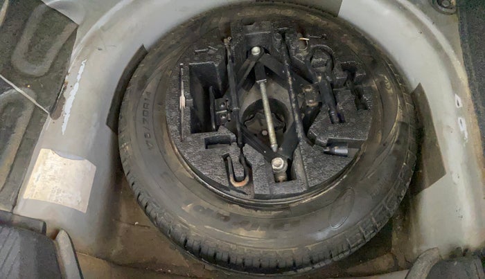 2016 Volkswagen Ameo COMFORTLINE 1.2L, Petrol, Manual, 98,673 km, Spare Tyre