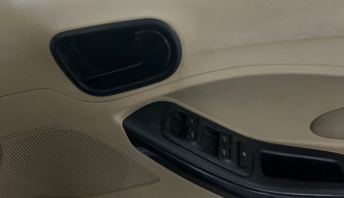 2017 Ford Figo Aspire TITANIUM 1.2 PETROL, Petrol, Manual, 59,222 km, Driver Side Door Panels Control