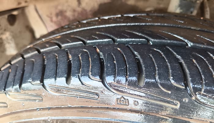 2016 Maruti Ritz VXI, Petrol, Manual, 88,588 km, Left Front Tyre Tread