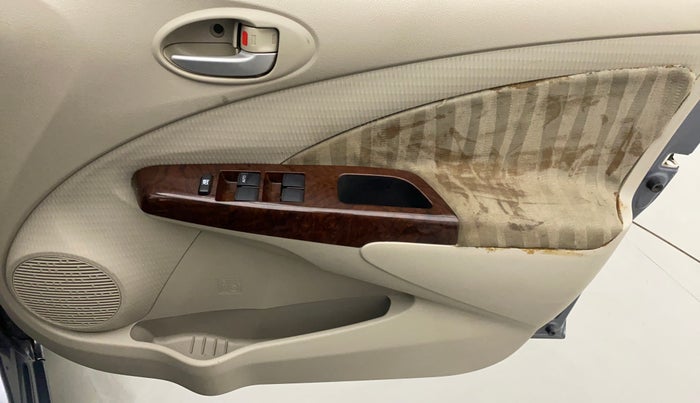 2014 Toyota Etios V, Petrol, Manual, 48,231 km, Driver Side Door Panels Control