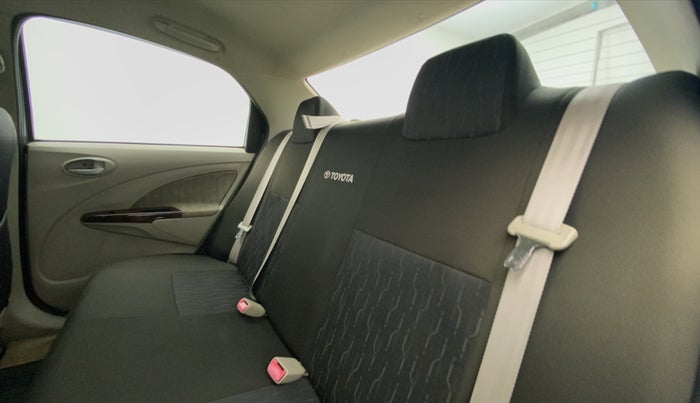 2014 Toyota Etios V, Petrol, Manual, 48,231 km, Right Side Rear Door Cabin