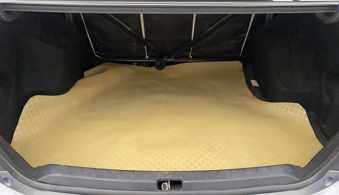 2014 Toyota Etios V, Petrol, Manual, 48,231 km, Boot Inside