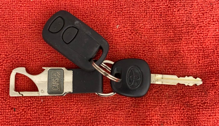 2014 Toyota Etios V, Petrol, Manual, 48,231 km, Key Close Up