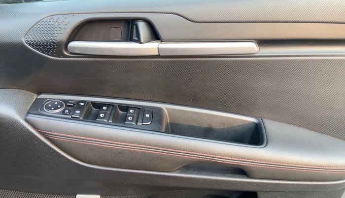 2021 KIA SONET GTX PLUS 1.5 AT, Diesel, Automatic, 33,656 km, Driver Side Door Panels Control