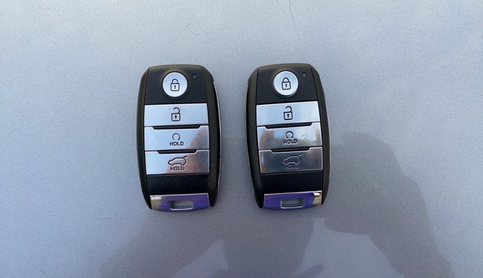 2021 KIA SONET GTX PLUS 1.5 AT, Diesel, Automatic, 33,656 km, Key Close Up