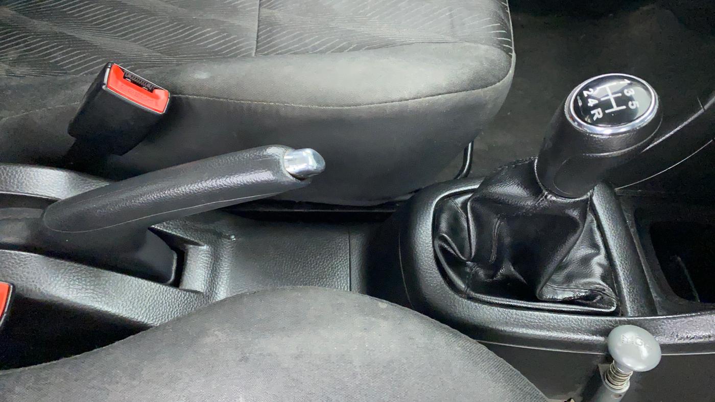 2014 Maruti Swift VXI D, Petrol, Manual, 35,206 km, Gear Lever