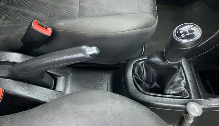 2014 Maruti Swift VXI D, Petrol, Manual, 35,206 km, Gear Lever