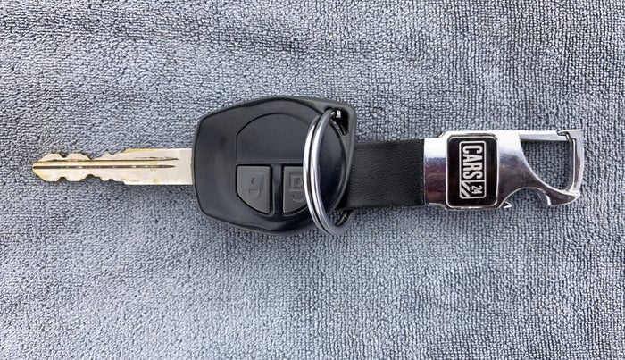 2014 Maruti Swift VXI D, Petrol, Manual, 35,206 km, Key Close Up