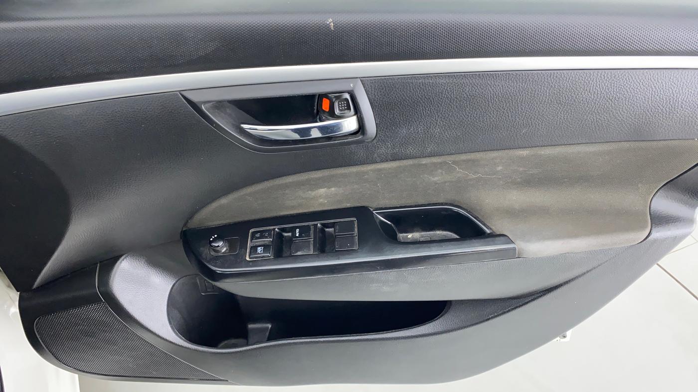 2014 Maruti Swift VXI D, Petrol, Manual, 35,206 km, Driver Side Door Panels Control