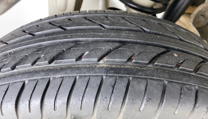 2011 Maruti Zen Estilo LXI, Petrol, Manual, 87,929 km, Right Rear Tyre Tread