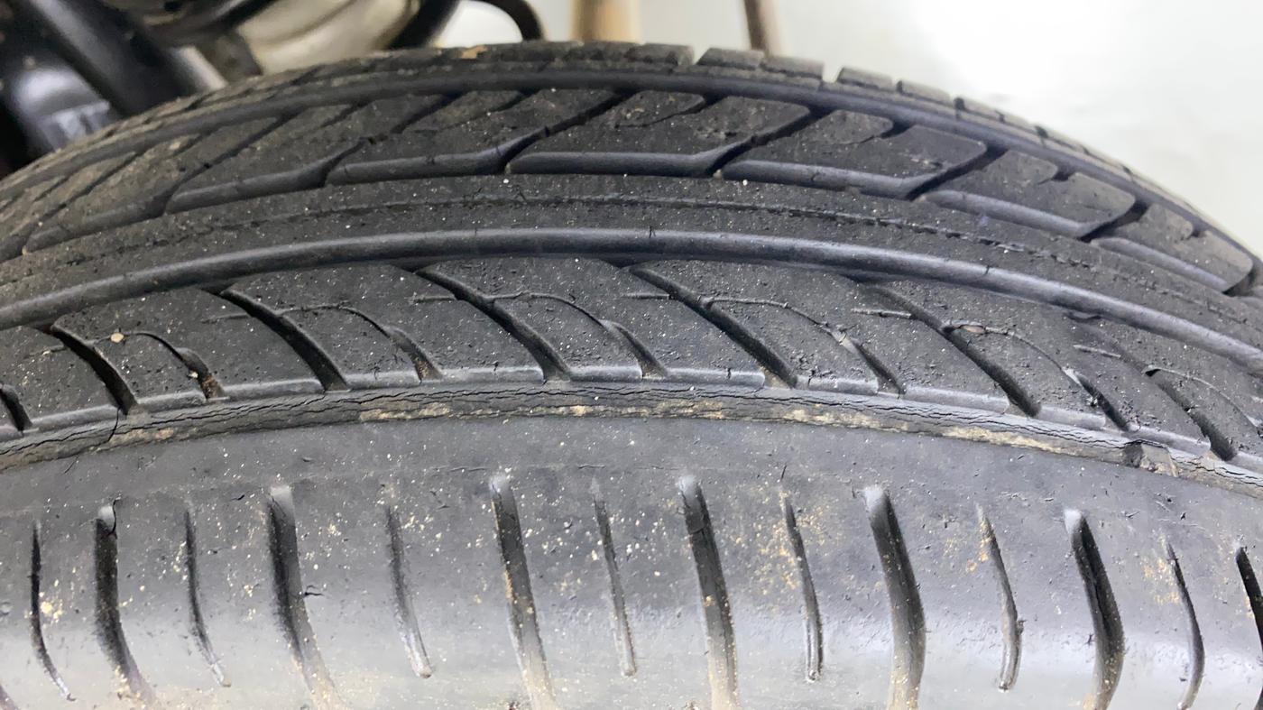 2011 Maruti Zen Estilo LXI, Petrol, Manual, 87,929 km, Left Rear Tyre Tread