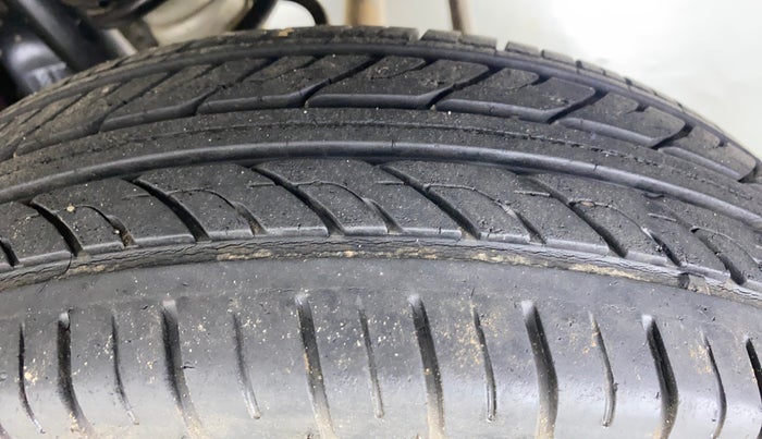 2011 Maruti Zen Estilo LXI, Petrol, Manual, 87,929 km, Left Rear Tyre Tread