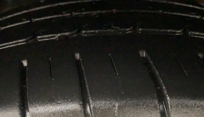2020 MG HECTOR SHARP HYBRID 1.5 PETROL, Petrol, Manual, 32,706 km, Left Front Tyre Tread