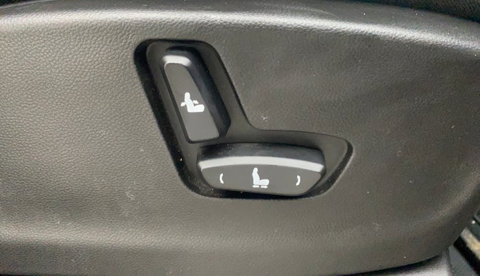 2020 MG HECTOR SHARP HYBRID 1.5 PETROL, Petrol, Manual, 32,706 km, Driver Side Adjustment Panel