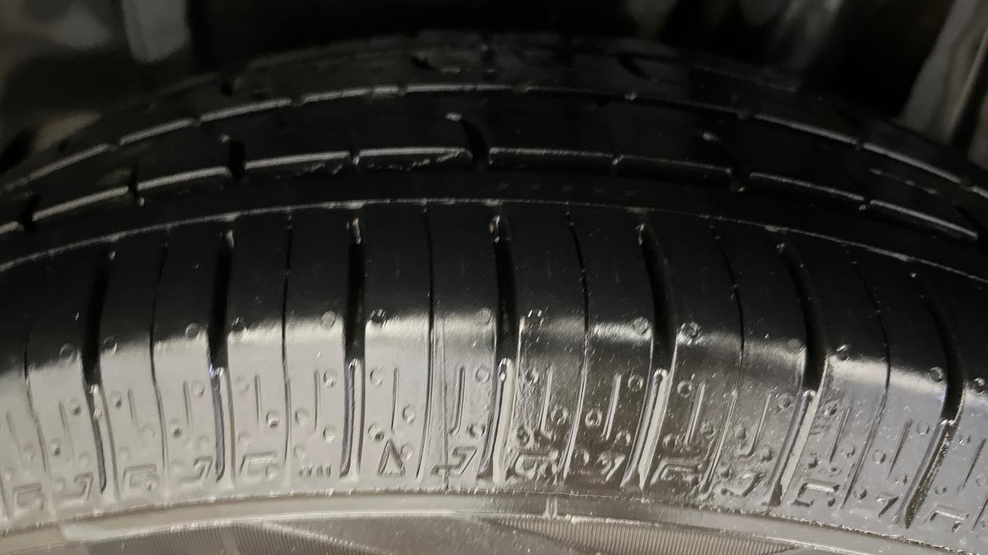 2020 Maruti XL6 ZETA MT, Petrol, Manual, 71,975 km, Left Rear Tyre Tread