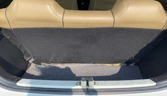 2017 Honda Brio VX MT, Petrol, Manual, 1,01,621 km, Boot Inside