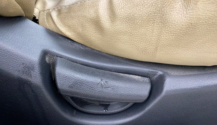 2016 Hyundai Grand i10 SPORTZ 1.2 KAPPA VTVT, Petrol, Manual, 92,397 km, Driver Side Adjustment Panel