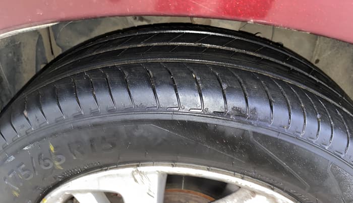 2015 Honda Jazz 1.2L I-VTEC V AT, Petrol, Automatic, 70,560 km, Left Front Tyre Tread