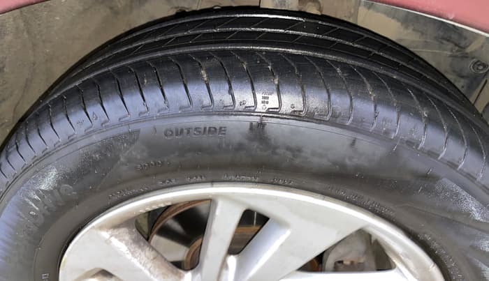 2015 Honda Jazz 1.2L I-VTEC V AT, Petrol, Automatic, 70,560 km, Right Front Tyre Tread